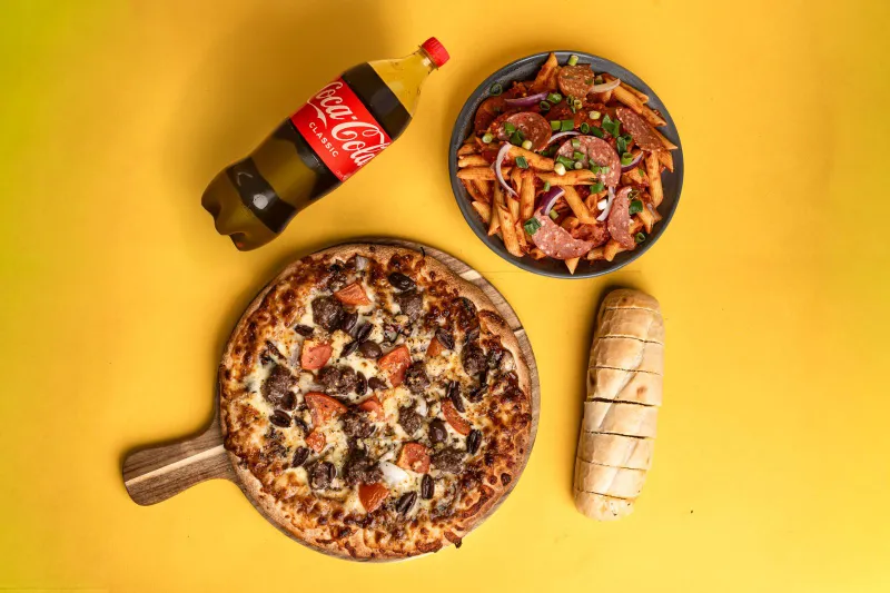 Deal 7 - 1 x Large Pizza, 1 x Any Pastas, 1 x Garlic Bread, 1 x Soft Drinks -1.25L